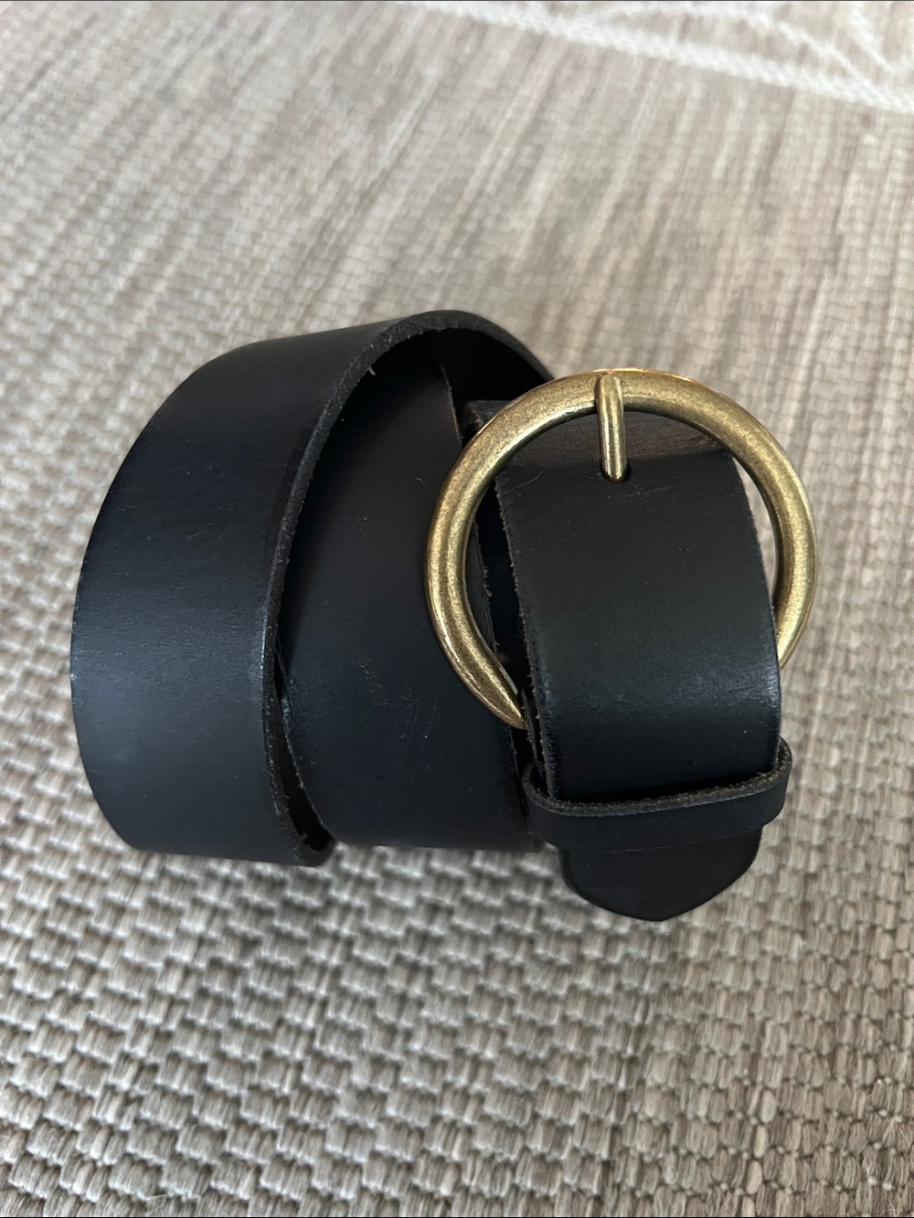 FRYE women’s Genuine Leather Rugged Round Buckle Belt in black size Small
